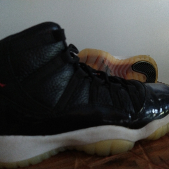 AIR JORDONS! - Picture 8 of 10